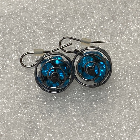 NWOT - Bright Turquoise Blue Multi-Crystal Spiral Cage Hanging Pierced Earrings - Picture 4 of 6